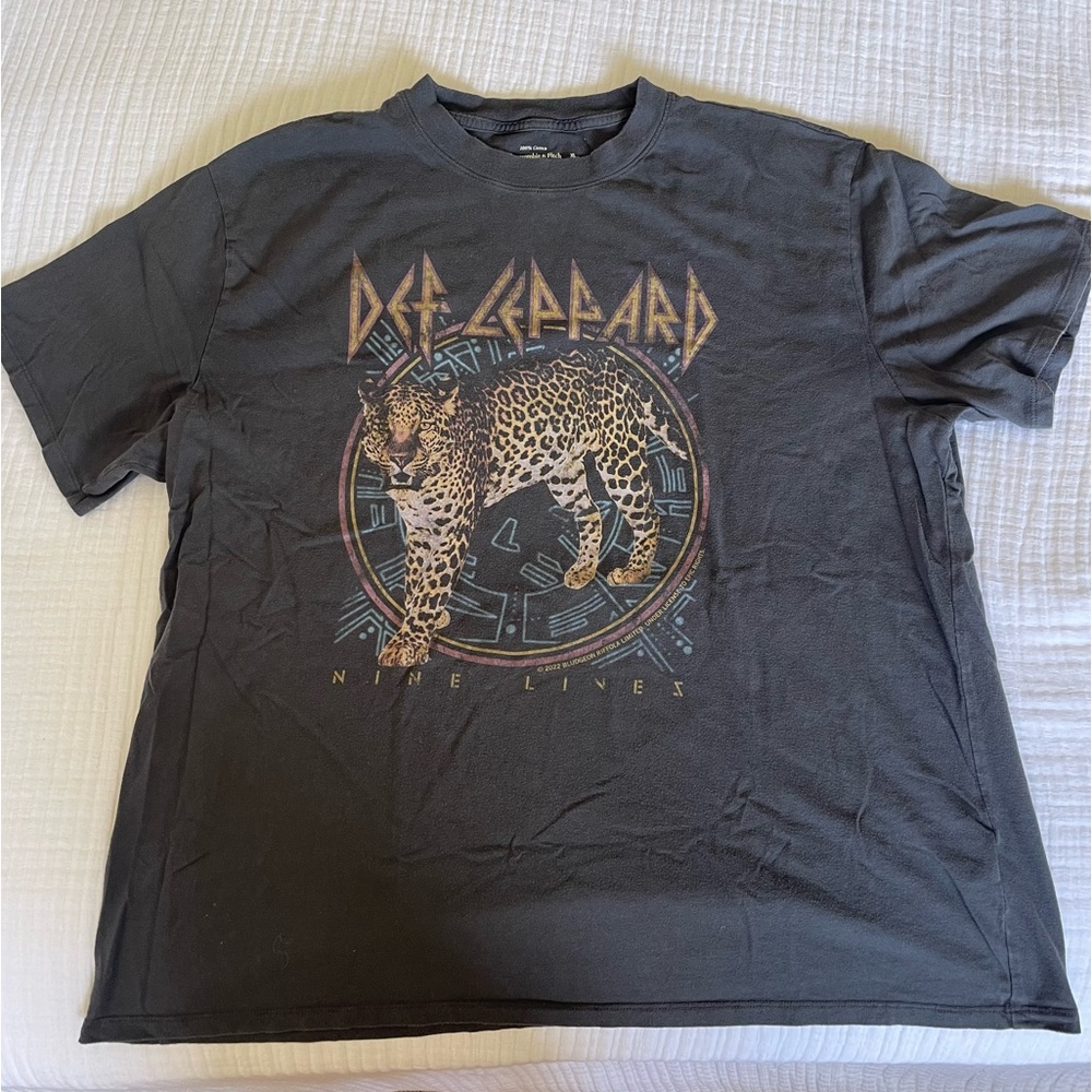 Abercrombie Def Leppard Graphic Tee